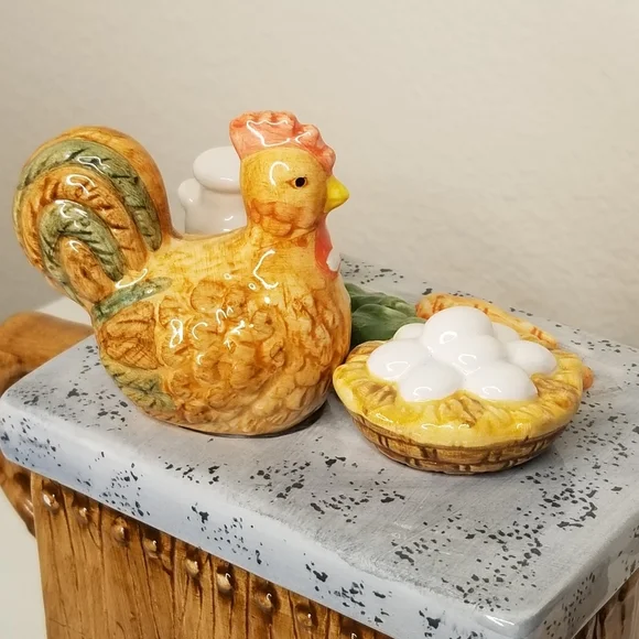 World Bazaars Hen House Mini Teapot Chicken Eggs Milk‎ Carrot Ceramic 3D - Picture 8 of 14